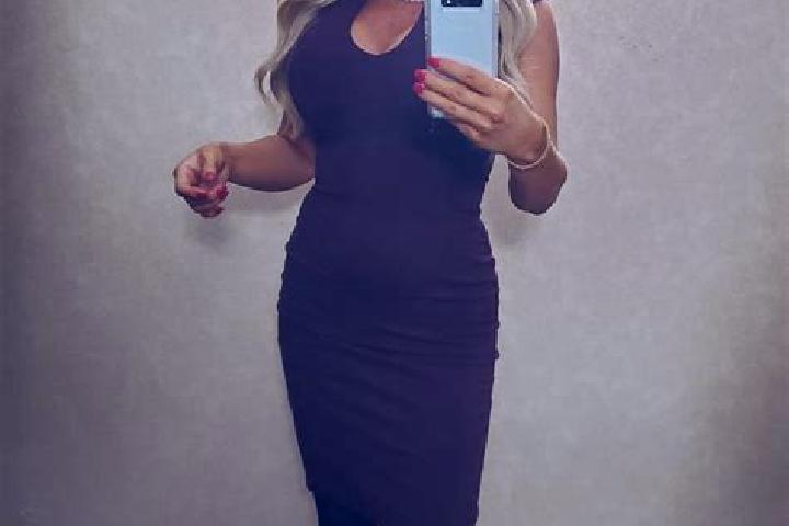 Isabella, 33, a blonde green-eyed ebony companion based in Grange-over-Sands. Offering Roleplay, A-Level, Overnight, Dinner Date. Available for incall and ou...