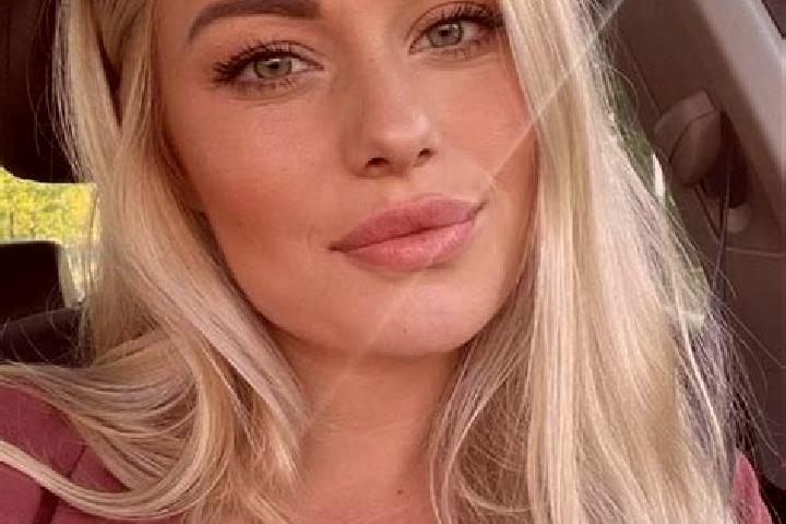 Isabella, 33, a blonde hazel-eyed caucasian companion based in Gordona. Offering 69, A-Level. Available for incall and outcall, overnight bookings available.