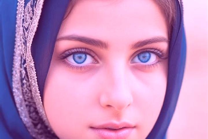 Isabella, 33, a chestnut blue-eyed middle eastern companion based in Carasau. Offering Roleplay, Domination, Girlfriend Experience, Duos. Available for incal...