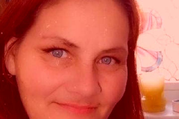 Isabella, 33, a red grey-eyed slavic companion based in Hankasalmi. Offering OWO, Roleplay, 69, Duos. Available for incall and outcall, day and evening dates.