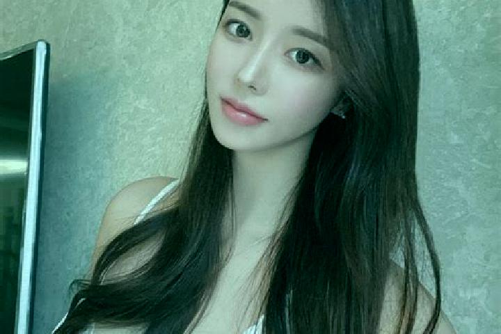 Isabella, 33 — Escort in Canghou, China