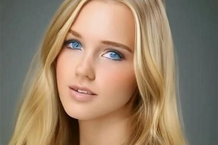 Isabella, 34, a blonde brown-eyed mediterranean companion based in Desa Saguling. Offering Roleplay, Tantra, A-Level. Available for incall and outcall, overn...