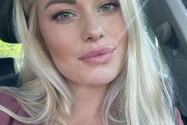 Isabella, 34, a blonde hazel-eyed caribbean companion based in Caracal. Offering Travel Companion, Tantra, Girlfriend Experience. Available for incall and ou...