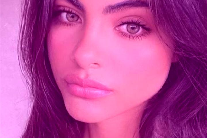 Isabella, 34, a brunette green-eyed caucasian companion based in Sobreira. Offering Overnight, Roleplay, Dinner Date. Available for incall and outcall, overn...