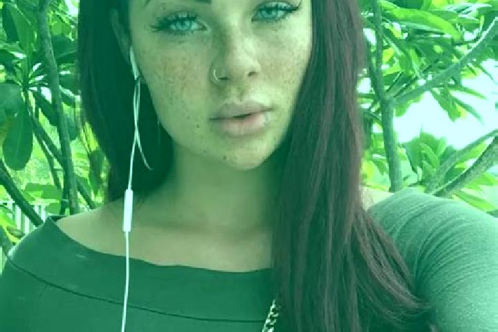 Isabella, 34, a red dark-eyed caribbean companion based in Mud. Offering OWO, Tantra, CIM. Available for incall and outcall, day and evening dates.