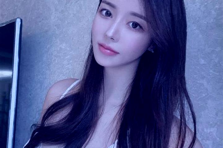 Isabella, 34 — Escort in Huangtudian, China