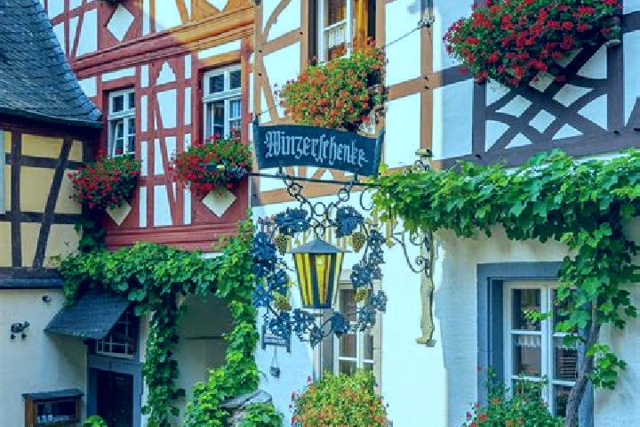 Isabella, 34 — Escort in Kleinschretstaken, Germany