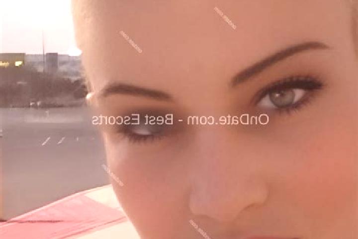 Isabella, 34 — Escort in Shiringushi, Russia
