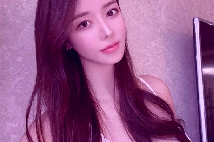 Isabella, 34 — Escort in Xiaoruo, China