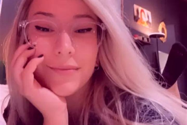 Isabella, 35, a blonde dark-eyed ebony companion based in Labro. Offering Duos, Erotic Massage, CIM. Available for incall and outcall, day and evening dates.