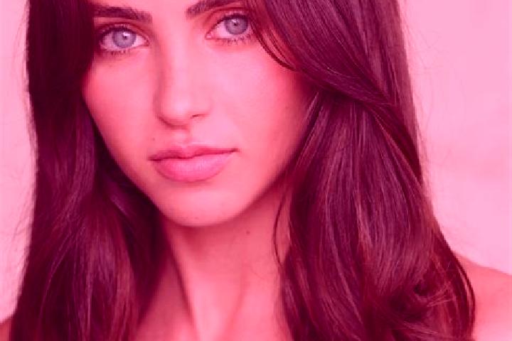 Isabella, 35, a brunette dark-eyed caribbean companion based in Ciranca. Offering Erotic Massage, Roleplay, Party Girl, 69, Prostate Massage. Available for i...