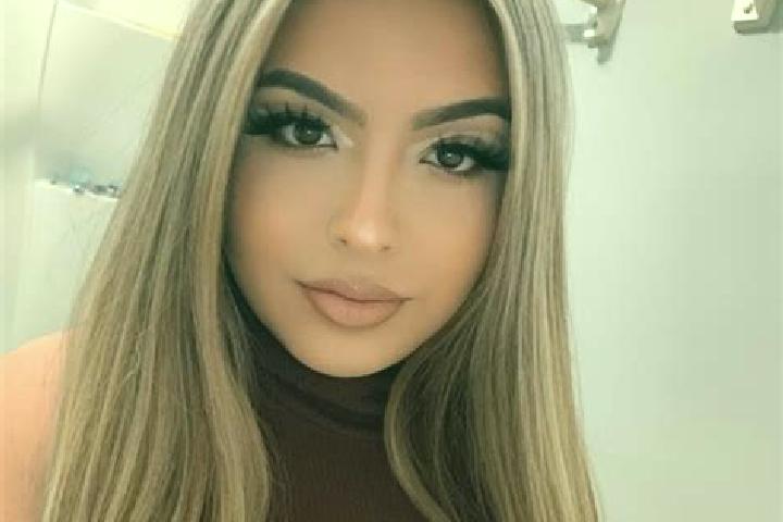 Isabella, 36, a auburn blue-eyed mixed companion based in Dukuhsawah. Offering Overnight, Erotic Massage, Dinner Date, Roleplay, Massage. Available for incal...