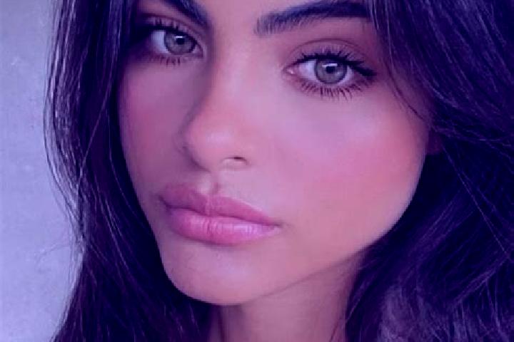 Isabella, 36, a brunette green-eyed middle eastern companion based in La Couronne. Offering Tantra, 69, Prostate Massage, Erotic Massage, CIM. Available for ...