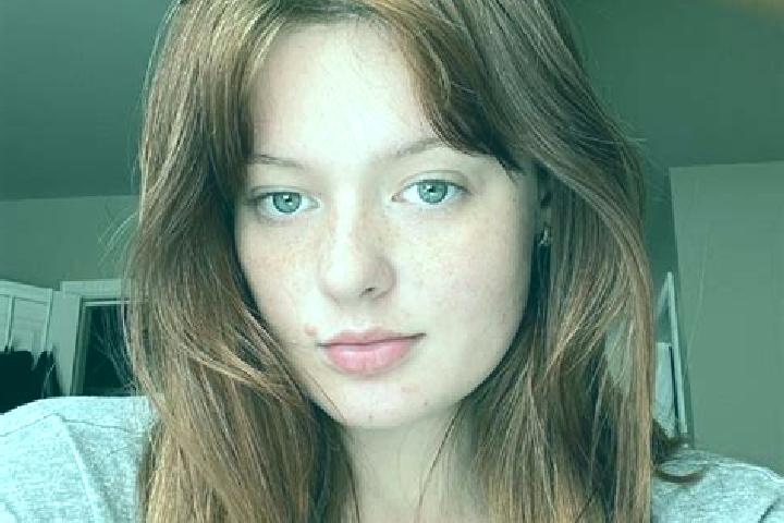 Isabella, 36, a red grey-eyed slavic companion based in Saint-Thibaud-de-Couz. Offering Striptease, Girlfriend Experience, CIM, Travel Companion, Party Girl....