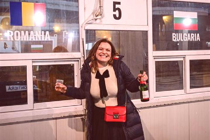 Isabella, 36 — Escort in Alunis, Romania