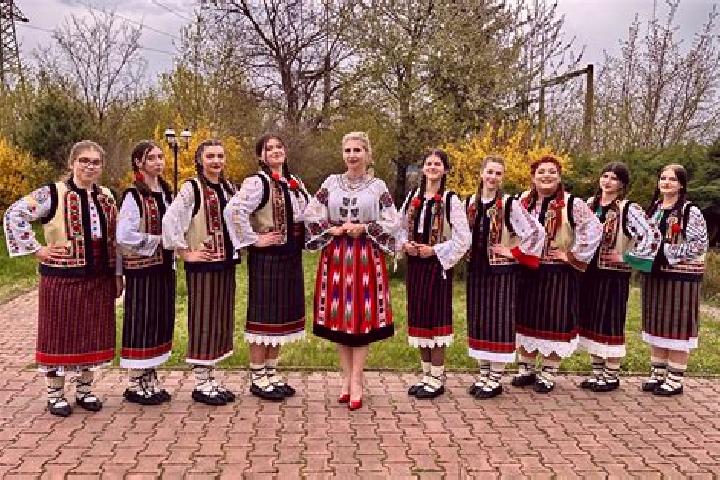 Isabella, 36 — Escort in Caraclau, Romania