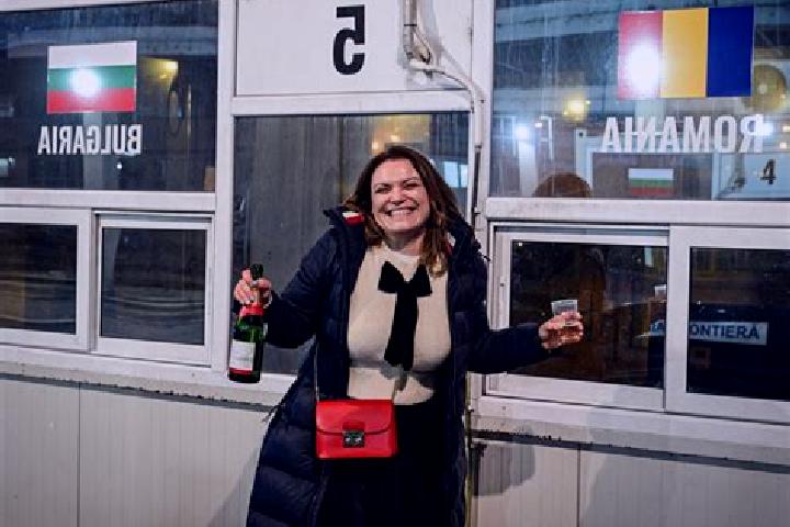 Isabella, 36 — Escort in Carasau, Romania