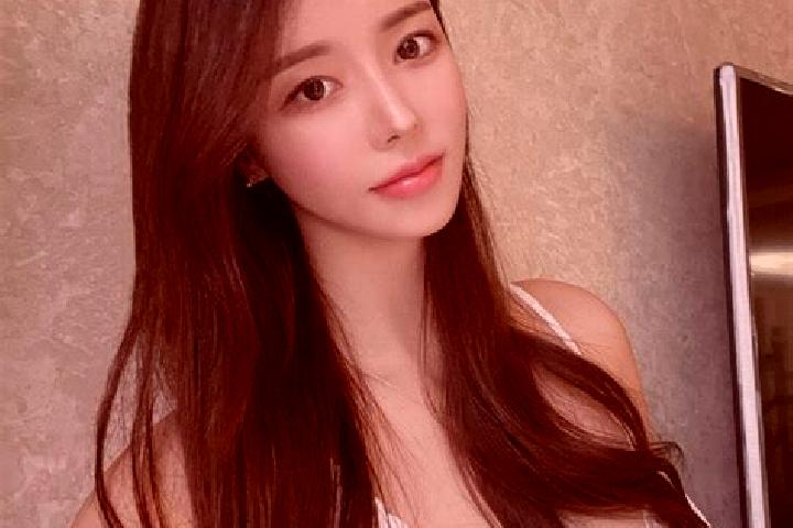Isabella, 36 — Escort in Changqiao, China