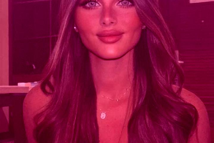 Isabella, 37, a brunette dark-eyed latina companion based in Petite Case Noyale. Offering OWO, 69, Party Girl, Overnight. Available for incall and outcall, o...