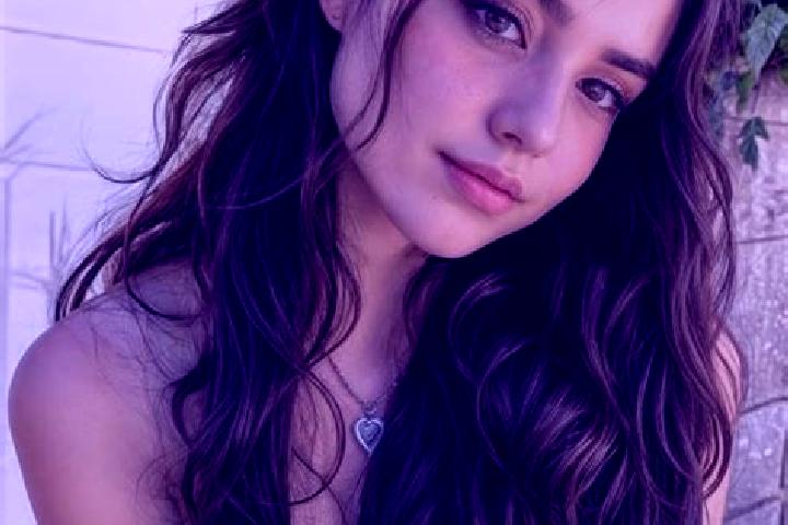 Isabella, 37, a chestnut hazel-eyed middle eastern companion based in Gromlongo. Offering BDSM, Dinner Date, Deep French Kissing, 69. Available for incall an...