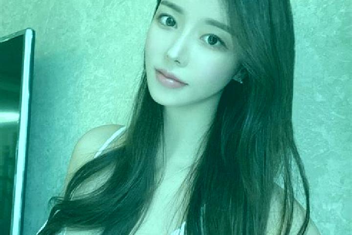 Isabella, 37 — Escort in Fengquan, China