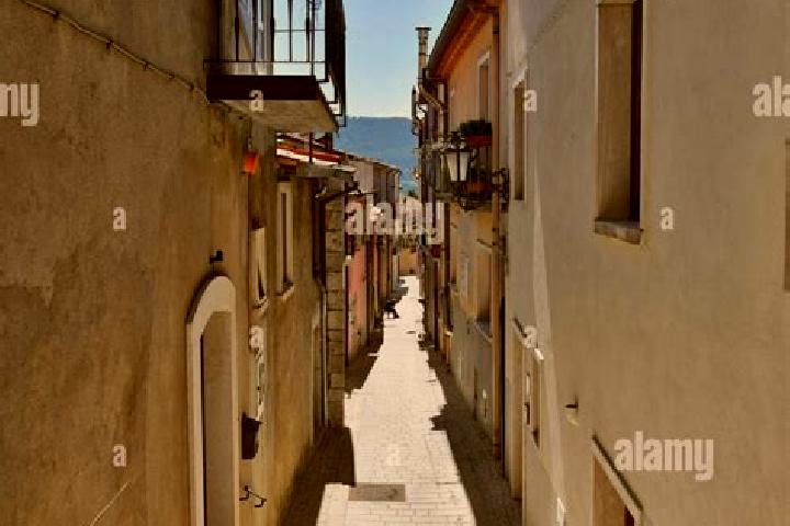 Isabella, 37 — Escort in Pietraroja, Italy