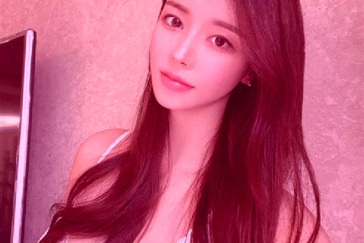 Isabella, 37 — Escort in Xiaochangshan, China