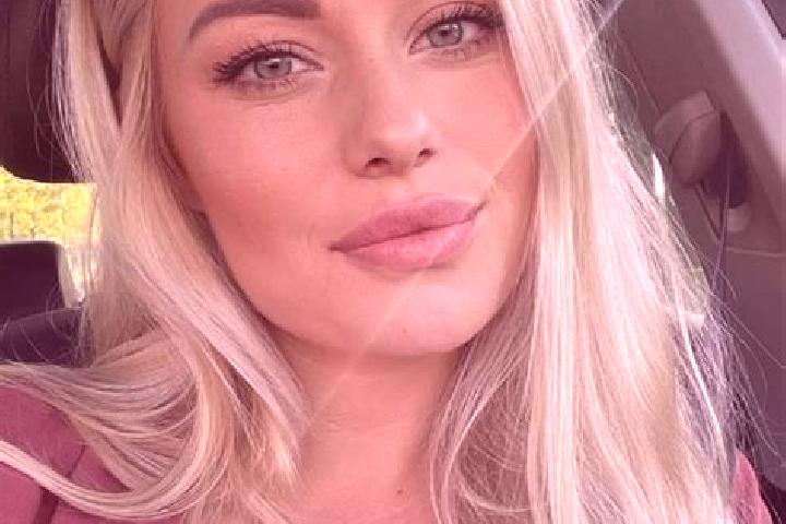 Isabella, 38, a blonde hazel-eyed ebony companion based in Renchen. Offering Duos, Fetish, Party Girl, BDSM. Available for incall and outcall, overnight book...