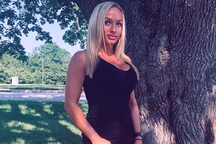 Isabella, 39, a auburn blue-eyed mixed companion based in Bel-Air. Offering CIM, Domination, BDSM, Prostate Massage, Striptease. Available for incall and out...