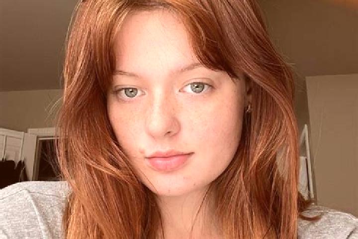 Isabella, 39, a auburn grey-eyed european companion based in Six Mile. Offering 69, CIM, Couples. Available for incall and outcall, day and evening dates.