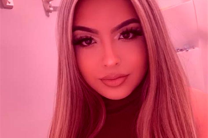 Isabella, 39, a blonde brown-eyed latina companion based in Nagymaros. Offering Deep French Kissing, Fetish, OWO. Available for incall and outcall, day and e...
