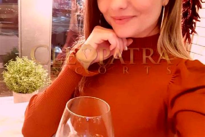 Isabella, 39, a red grey-eyed mediterranean companion based in Xinquan. Offering Duos, Travel Companion, Massage, OWO, Party Girl. Available for incall and o...