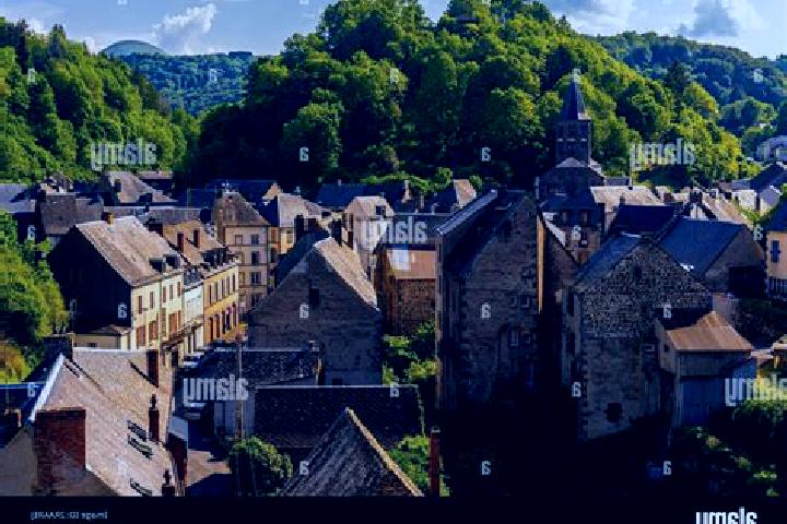 Isabella, 39 — Escort in Rochefort-Montagne, France