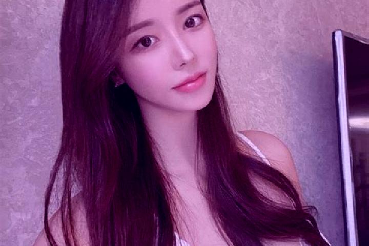 Isabella, 39 — Escort in Yongledian, China