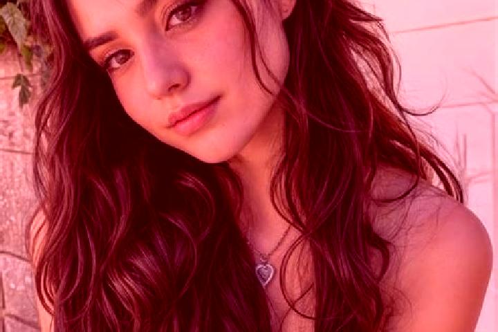 Ivy, 20, a brunette hazel-eyed mediterranean companion based in Chateau-Landon. Offering Striptease, Duos, Domination, Dinner Date, Travel Companion. Availab...