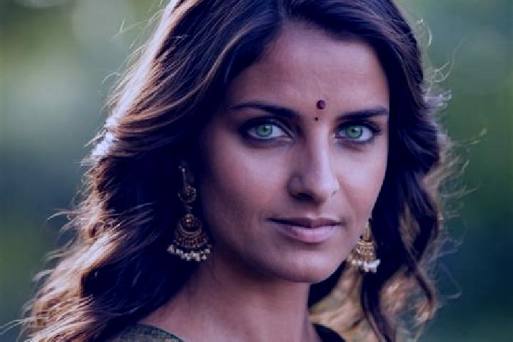 Ivy, 20, a chestnut green-eyed indian companion based in Palma. Offering Couples, Girlfriend Experience, GFE, Duos. Available for incall and outcall, overnig...