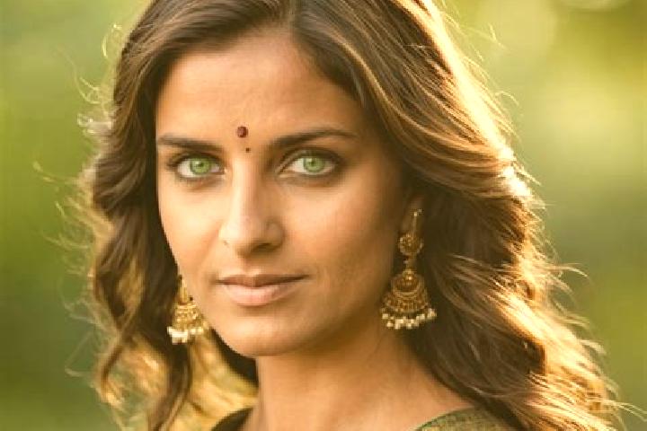 Ivy, 21, a chestnut green-eyed indian companion based in Pemijian. Offering Domination, GFE, Party Girl. Available for incall and outcall, day and evening da...