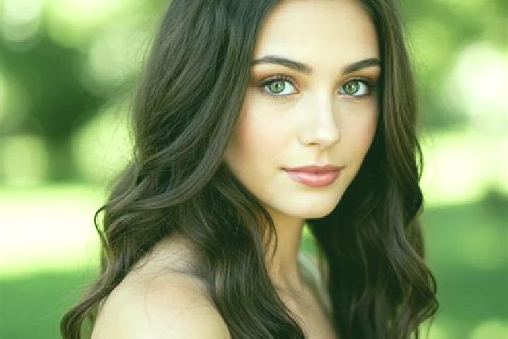 Ivy, 21, a dark blonde hazel-eyed latina companion based in Waisha. Offering Travel Companion, Overnight, Massage, Dinner Date. Available for incall and outc...