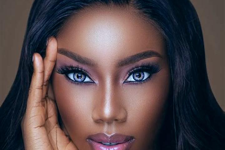 Ivy, 21, a red blue-eyed ebony companion based in Madonna del Piano. Offering CIM, Fetish. Available for incall and outcall, day and evening dates.