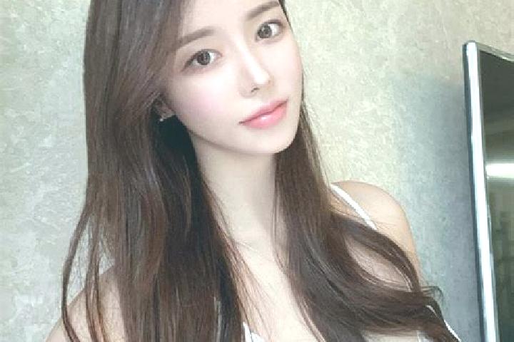 Ivy, 21 — Escort in Huangchen, China