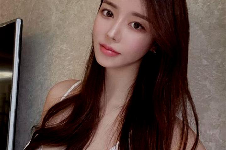 Ivy, 21 — Escort in Karin, Armenia