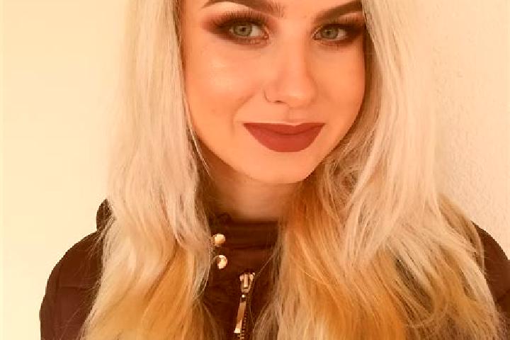 Ivy, 21 — Escort in Rzasnia, Poland