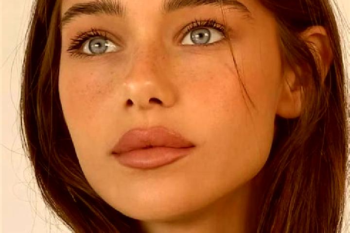 Ivy, 22, a brunette blue-eyed indian companion based in Monte Azul Paulista. Offering Erotic Massage, Prostate Massage, Tantra. Available for incall and outc...