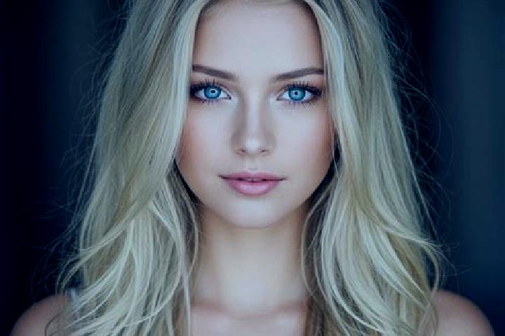 Ivy, 23, a blonde grey-eyed mixed companion based in Pitaru. Offering Duos, Tantra, Domination. Available for incall and outcall, day and evening dates.