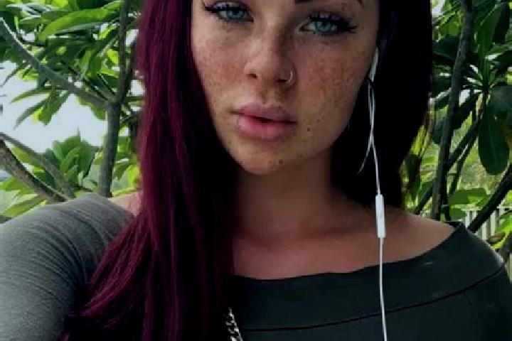 Ivy, 23, a red green-eyed slavic companion based in Vila Curuca. Offering Duos, Tantra, BDSM. Available for incall and outcall, day and evening dates.