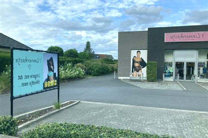 Ivy, 23 — Escort in Aartselaar, Belgium