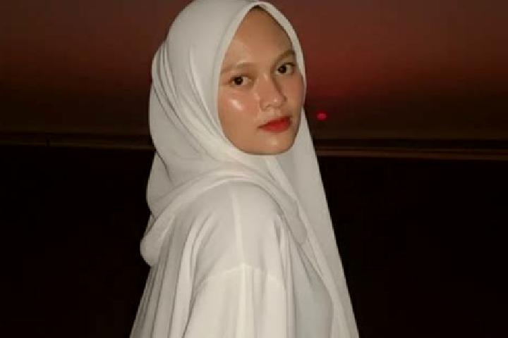 Ivy, 23 — Escort in Pohgending Kawan, Indonesia