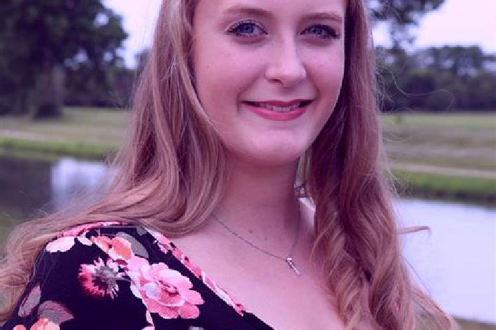 Ivy, 24 — Escort in Delphi, United States