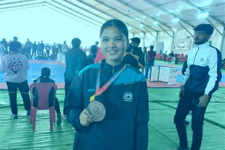 Ivy, 24 — Escort in New Bongaigaon Railway Colony, India