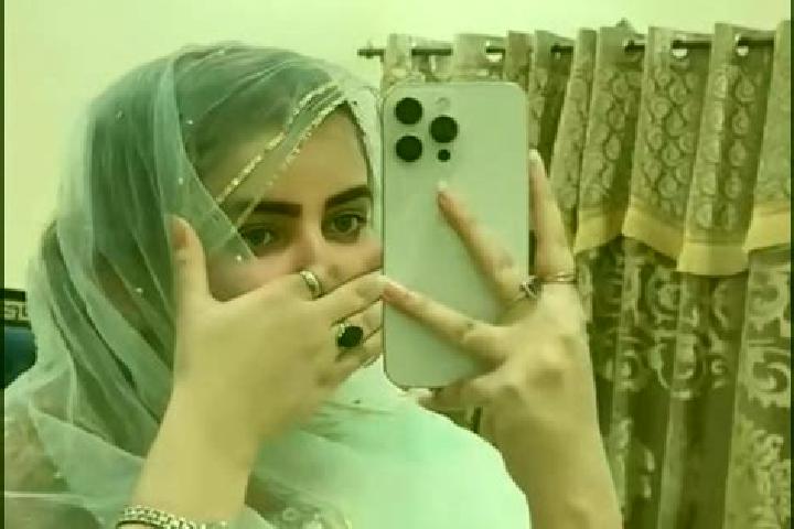 Ivy, 24 — Escort in Saidu Sharif, Pakistan